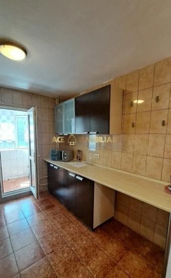 Apartament cu 3 camere decomandat în Crângași