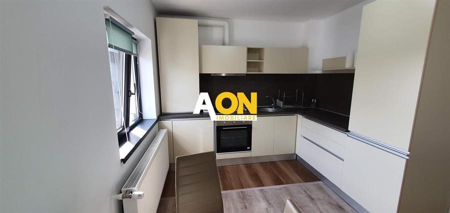 Apartament cu 3 camere decomandat, mobilat în Cetate