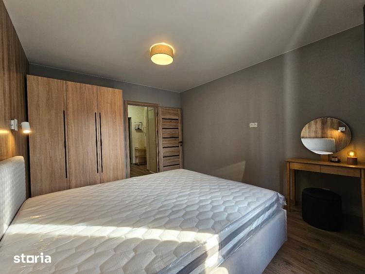 Apartament cu 3 camere semidecomandat în Militari