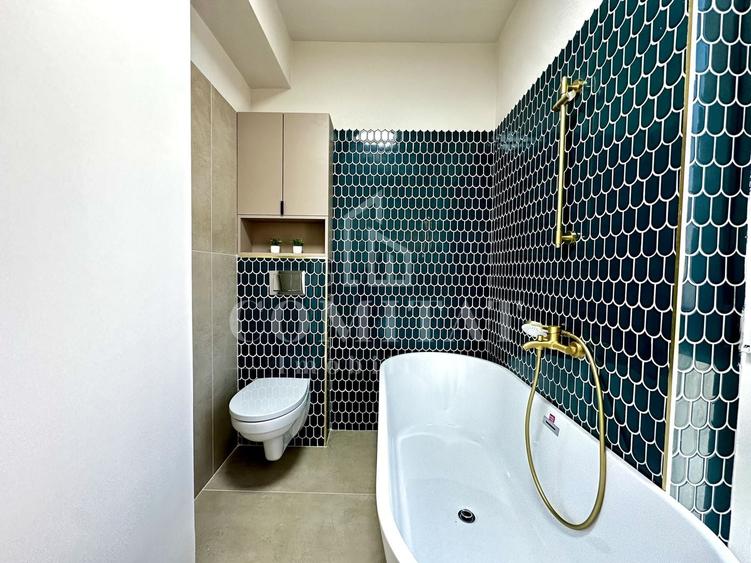 Apartament cu 3 camere semidecomandat, mobilat în Florești