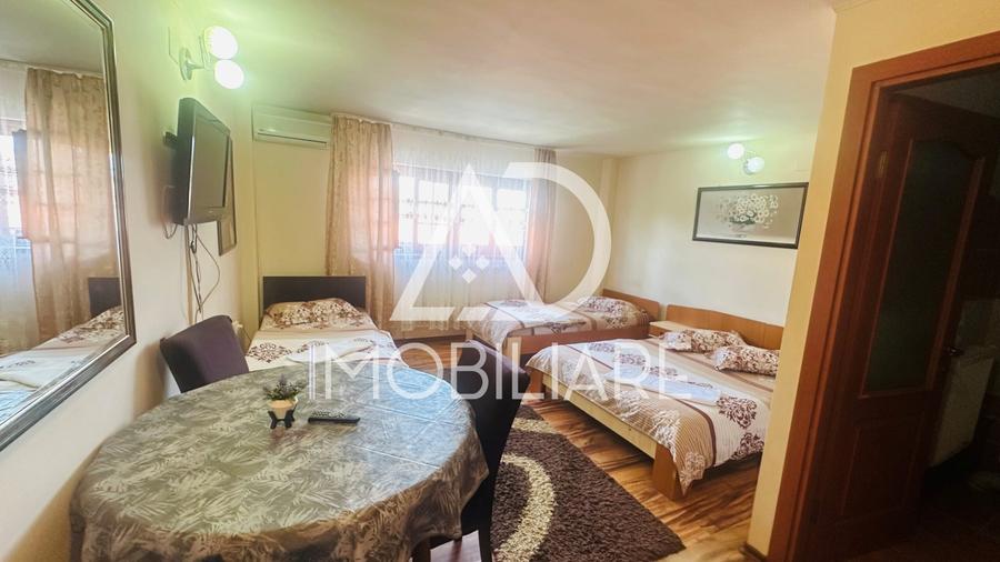 Casă cu 12 camere cu Teren 390 Mp în Central