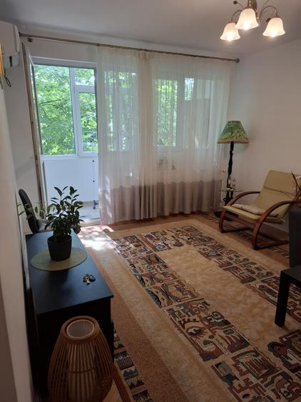 Apartament cu 2 camere decomandat în Drumul Taberei