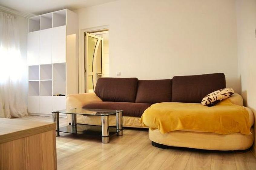 Apartament cu 2 camere nedecomandat în Micro 4