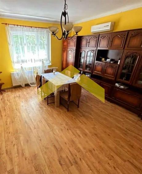 Casă individuală cu 7 camere cu Canalizare în Mehala