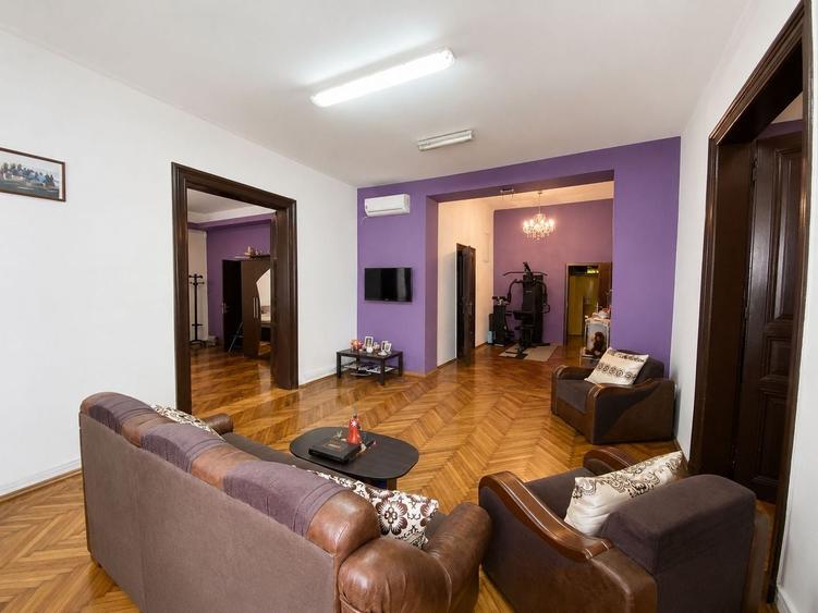 Apartament cu 5 camere circular, mobilat în Elisabetin