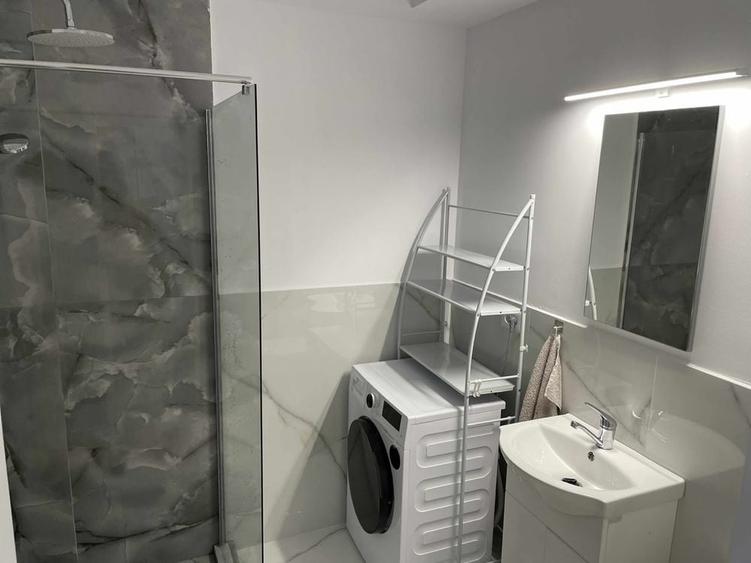 Apartament cu 2 camere semidecomandat în Cetate