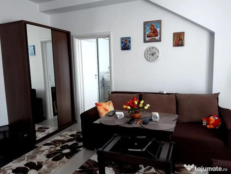 Apartament cu 2 camere semidecomandat în Uverturii