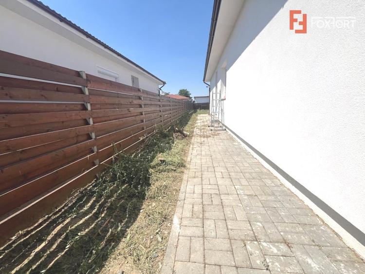 Duplex cu 4 camere cu Canalizare în Moșnița Nouă