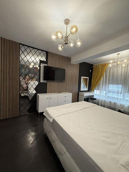 Apartament cu 3 camere decomandat, mobilat în Faleză