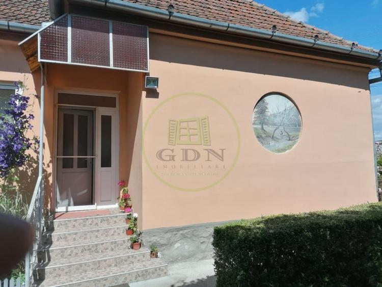 Casă individuală cu 6 camere cu Canalizare în Reghin