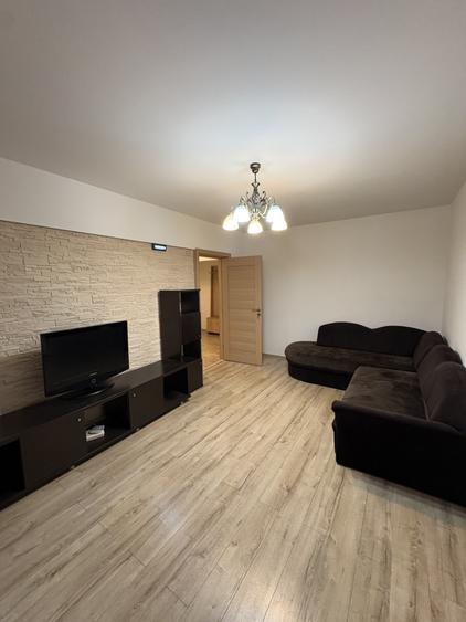 Apartament cu 3 camere decomandat, mobilat în Drumul Taberei