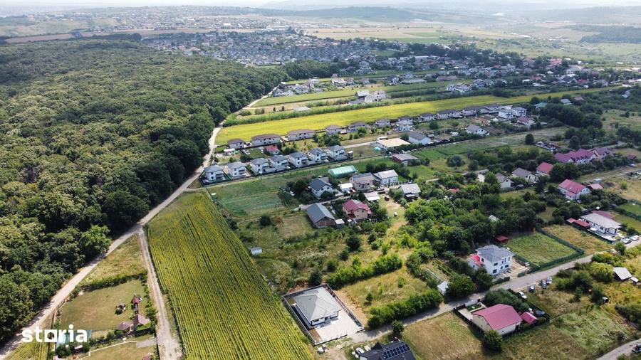 Teren de 4560 mp, în Miroslava