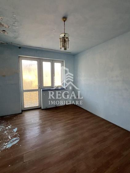 Casă individuală cu 8 camere cu Canalizare în Boș