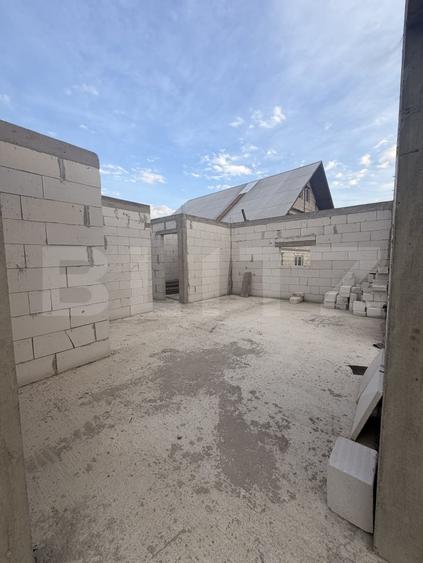 Casă individuală cu 3 camere cu Canalizare în Exterior Vest