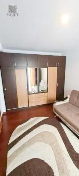 Apartament cu 3 camere semidecomandat, mobilat în Ștefăneștii de Jos