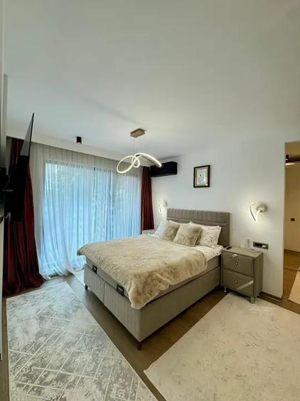 Apartament cu 3 camere decomandat, mobilat în Ultracentral