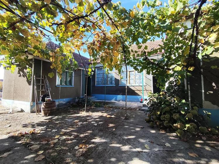 Casă cu 4 camere cu Teren 600 Mp în Sântandrei