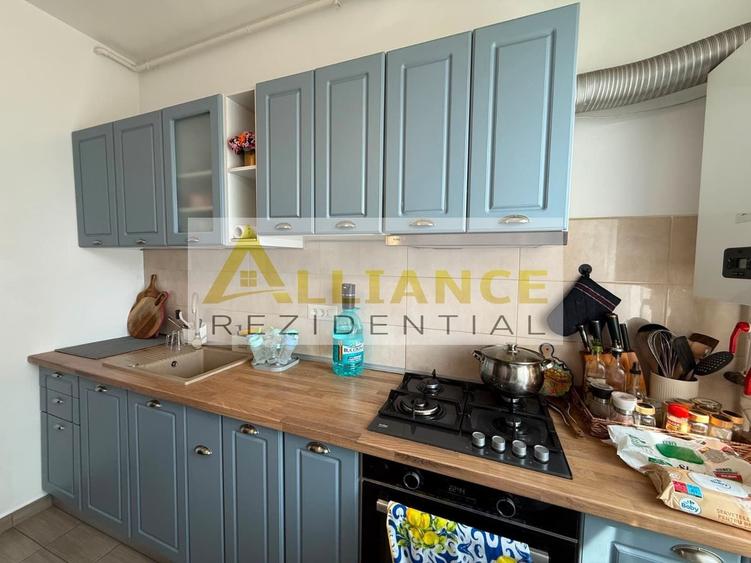 Apartament cu 2 camere decomandat, mobilat în Central
