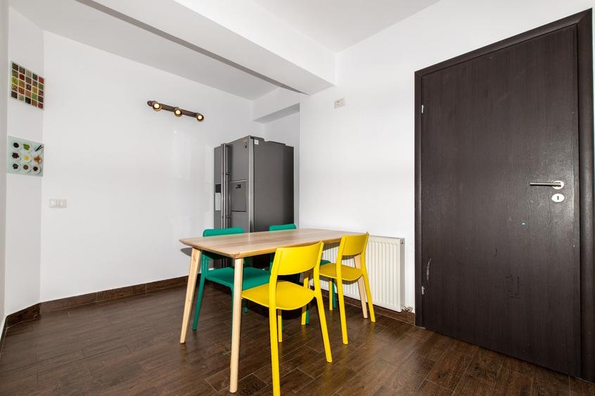 Apartament cu 4 camere decomandat, mobilat în Dămăroaia