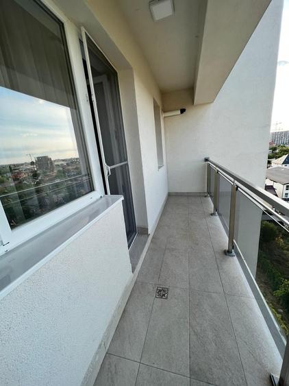 Garsonieră decomandată în Titan