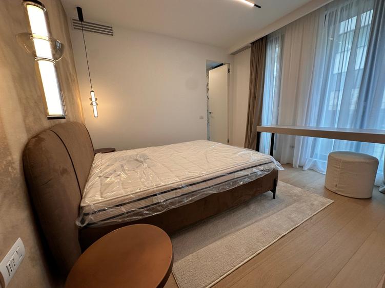 Apartament cu 4 camere semidecomandat, mobilat în Kiseleff