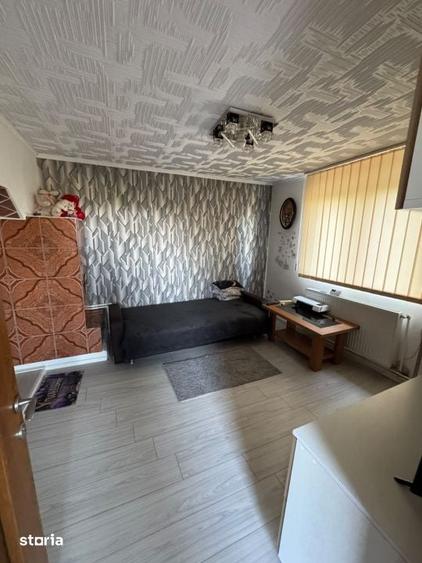 Casă cu 4 camere cu Teren 1160 Mp în Podari