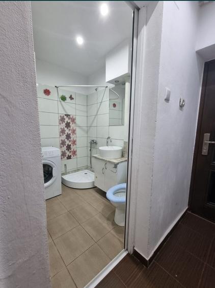Garsonieră nedecomandată în Lotrului