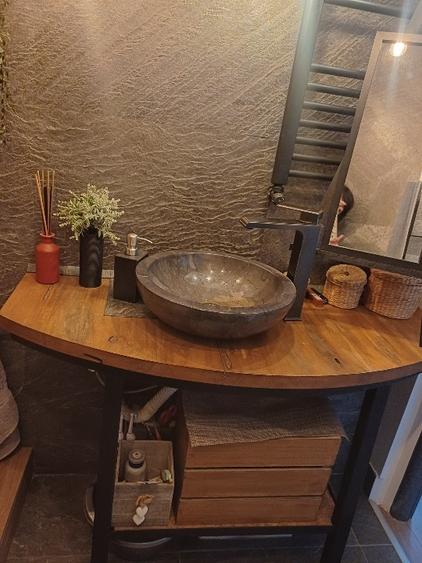 Apartament cu 2 camere, mobilat în Central