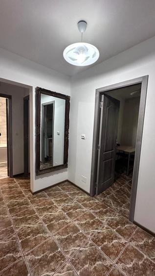 Apartament cu 2 camere decomandat în Micro 17