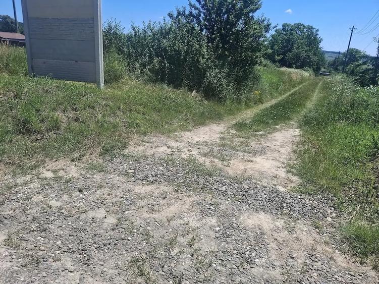 Teren de 1200 mp, în Ionășeni (Vârfu Câmpului)