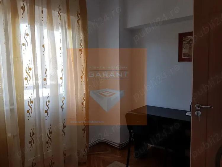 Apartament cu 4 camere decomandat în Central