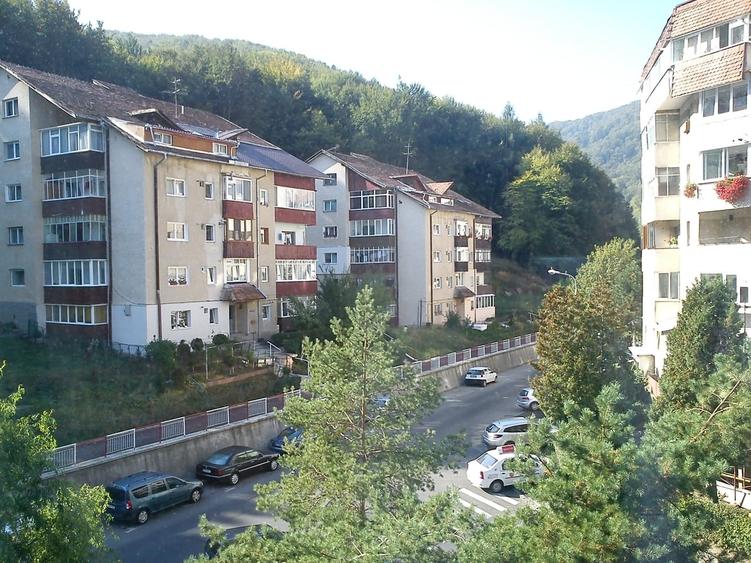 Apartament cu 3 camere decomandat în Centrul Istoric