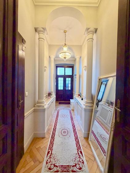 Apartament cu 3 camere semidecomandat în Sinaia