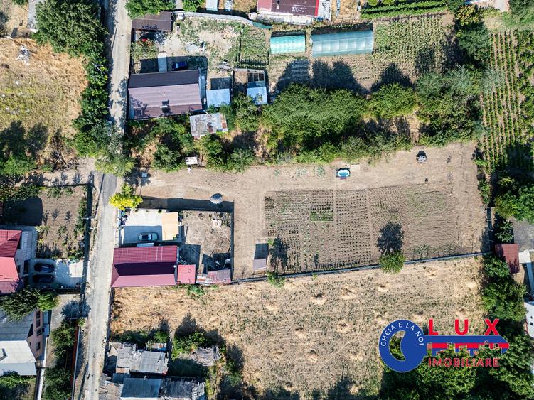 Teren Construcții intravilan de 1723 mp, în Mineri