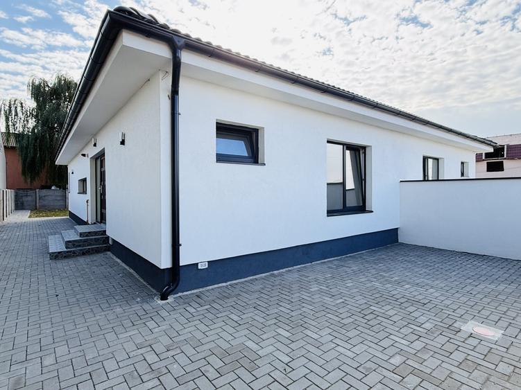 Duplex cu 4 camere cu Teren 301 Mp în Șag