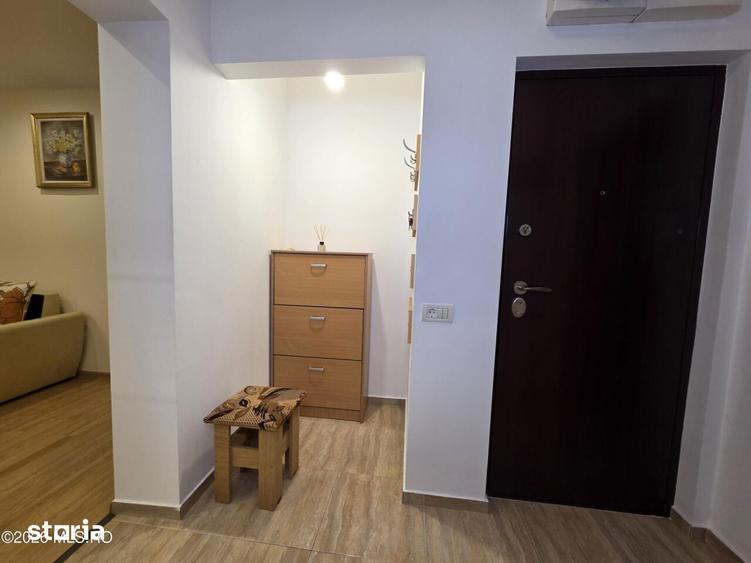 Apartament cu 3 camere semidecomandat, mobilat în Tomis II