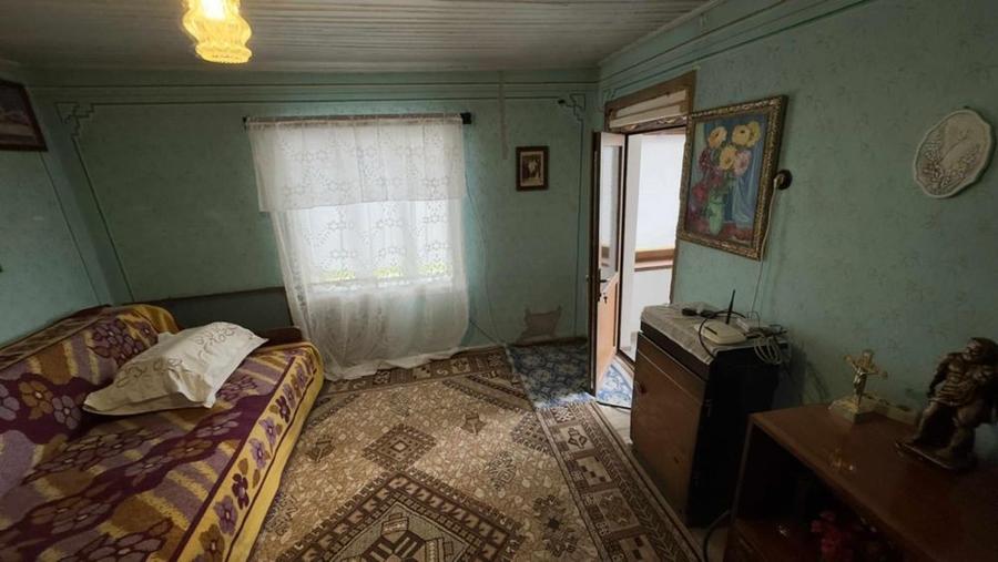 Casă cu 4 camere cu Teren 1347 Mp în Odaia Manolache