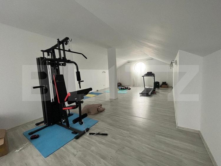 Casă individuală cu 5 camere cu Canalizare în Exterior Est
