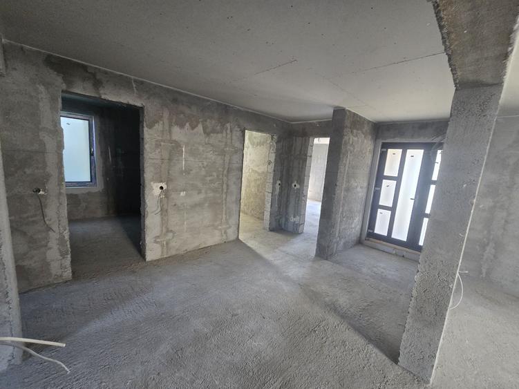 Casă cu 4 camere cu Teren 650 Mp în Vânători