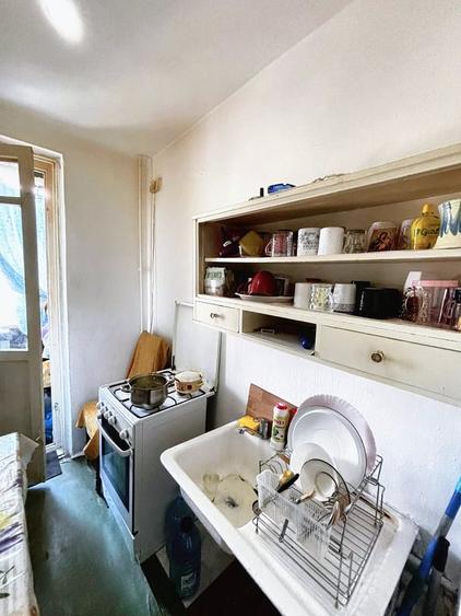 Apartament cu 3 camere semidecomandat în Apusului
