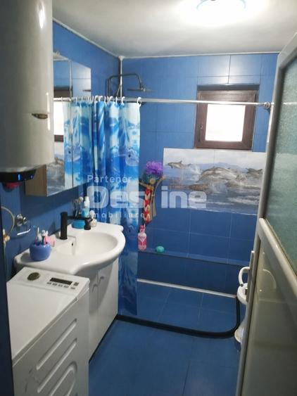 Casă individuală cu 4 camere semidecomandat cu Canalizare în Valea Lupului