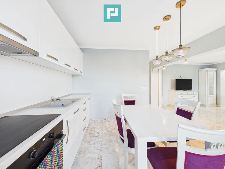 Apartament cu 3 camere semidecomandat în Intim