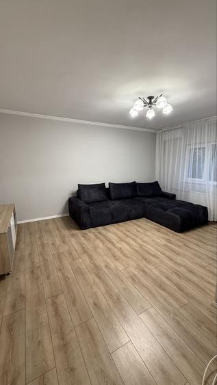 Nerva Traian apartament 3 camere decomandat etajul 1/8 - 1