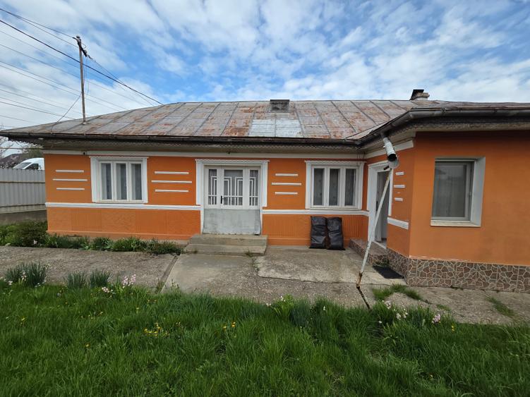 Casă individuală cu 3 camere cu Teren 1689 Mp în Sascut