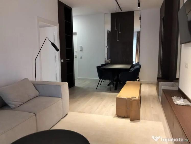 Apartament cu 2 camere decomandat în Baza 3