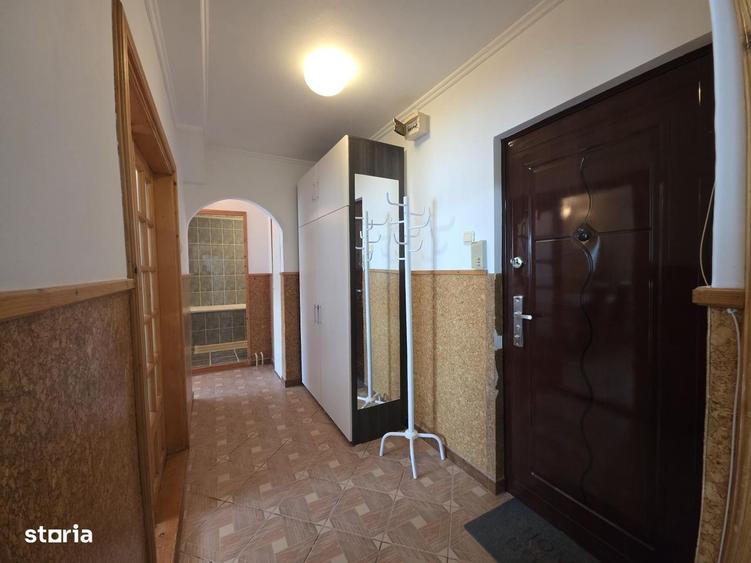 Apartament cu 2 camere decomandat în Uverturii