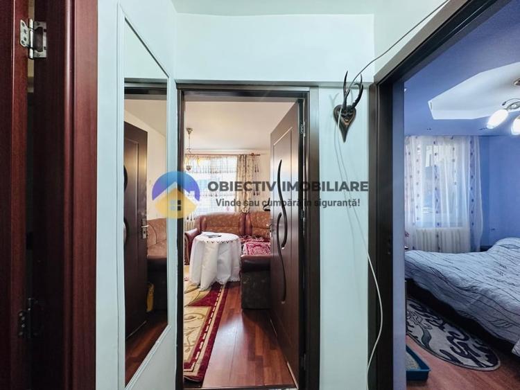Apartament cu 3 camere semidecomandat, mobilat în Dărmănești