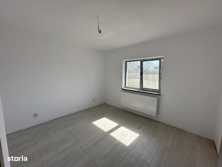 Casă cu 3 camere cu Teren 300 Mp în Clinceni