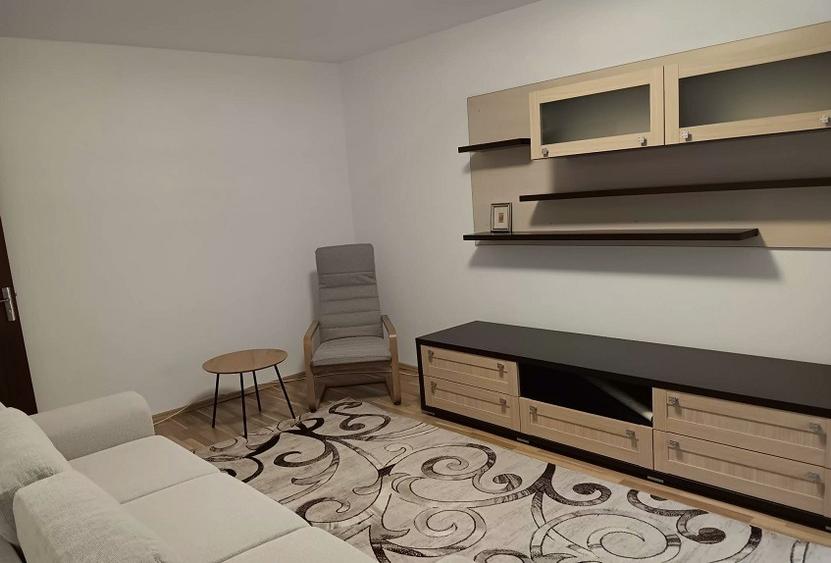 Apartament cu 2 camere decomandat în Nicolina