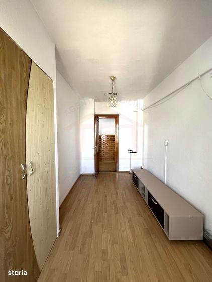 Apartament cu 3 camere decomandat în Micro 13